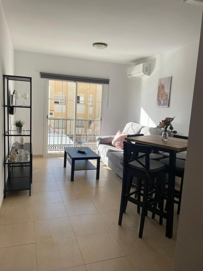 En El Centro De Nerja. Apartament Nerja