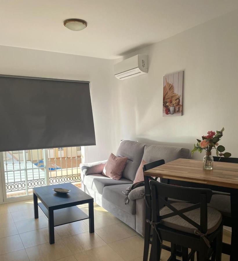 En El Centro De Nerja. Apartament