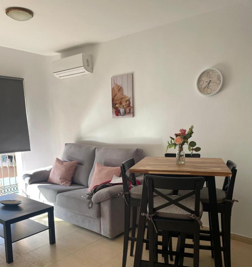 En El Centro De Nerja. Apartament *